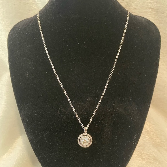 Jewelry - 1.0ct women’s round Moissanite with double halo pendant necklace